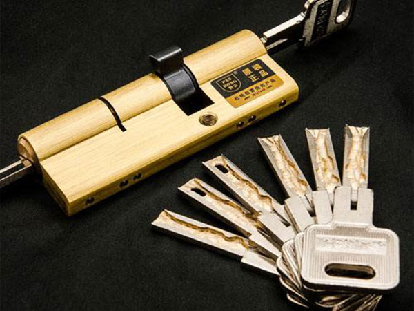 康定24小时上门开锁公司