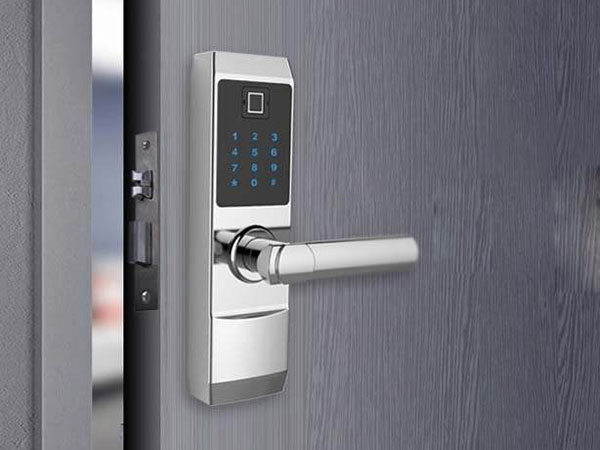 康定24小时上门开锁公司