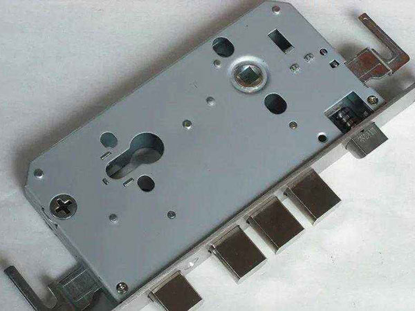 康定24小时上门开锁公司