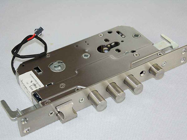 康定24小时上门开锁公司