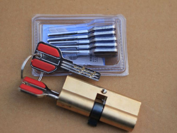 康定24小时上门开锁公司