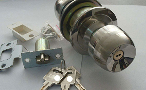 康定24小时上门开锁公司