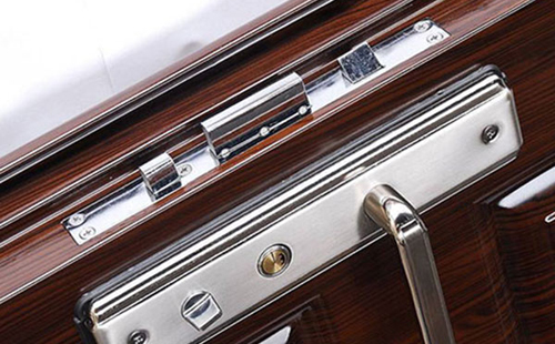 康定24小时上门开锁公司