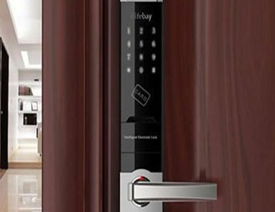 康定24小时上门开锁公司